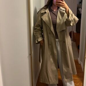 BEIGE TRENCH COAT